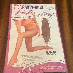 NIP Vintage London Aire non run panty hose fits 5’2-5’6 116-130lbs